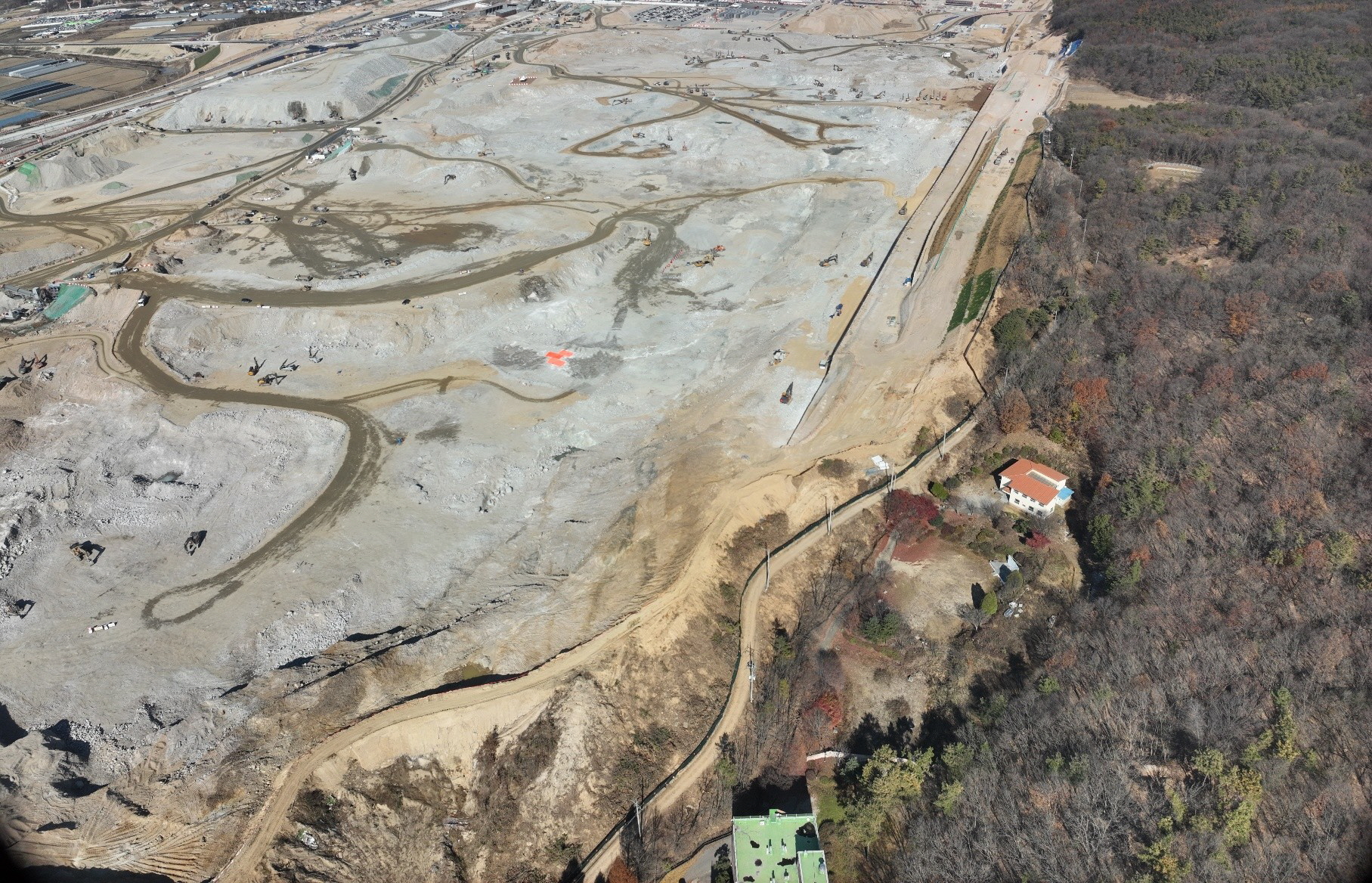 25년 11월 [현장 남측-북측 전경]